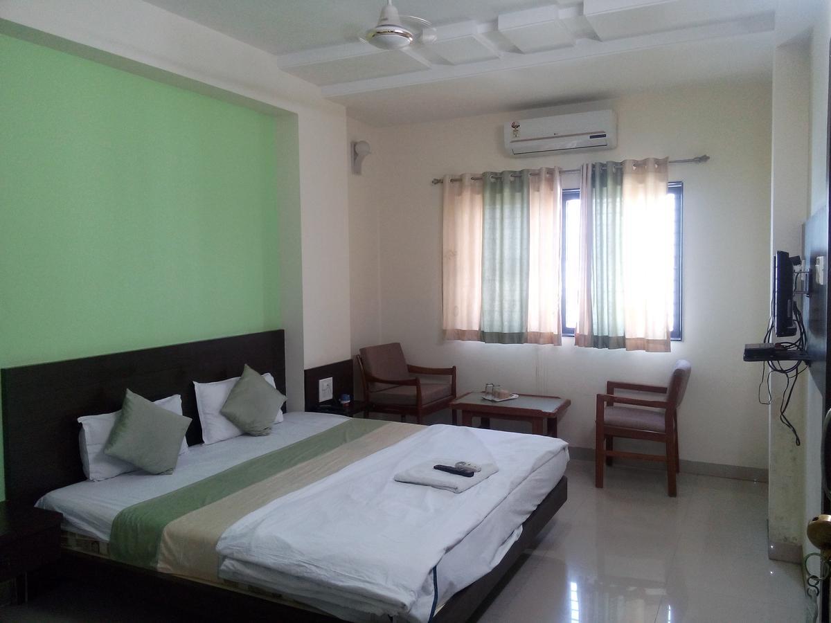 Hotel Parth Executive Latur Exterior photo